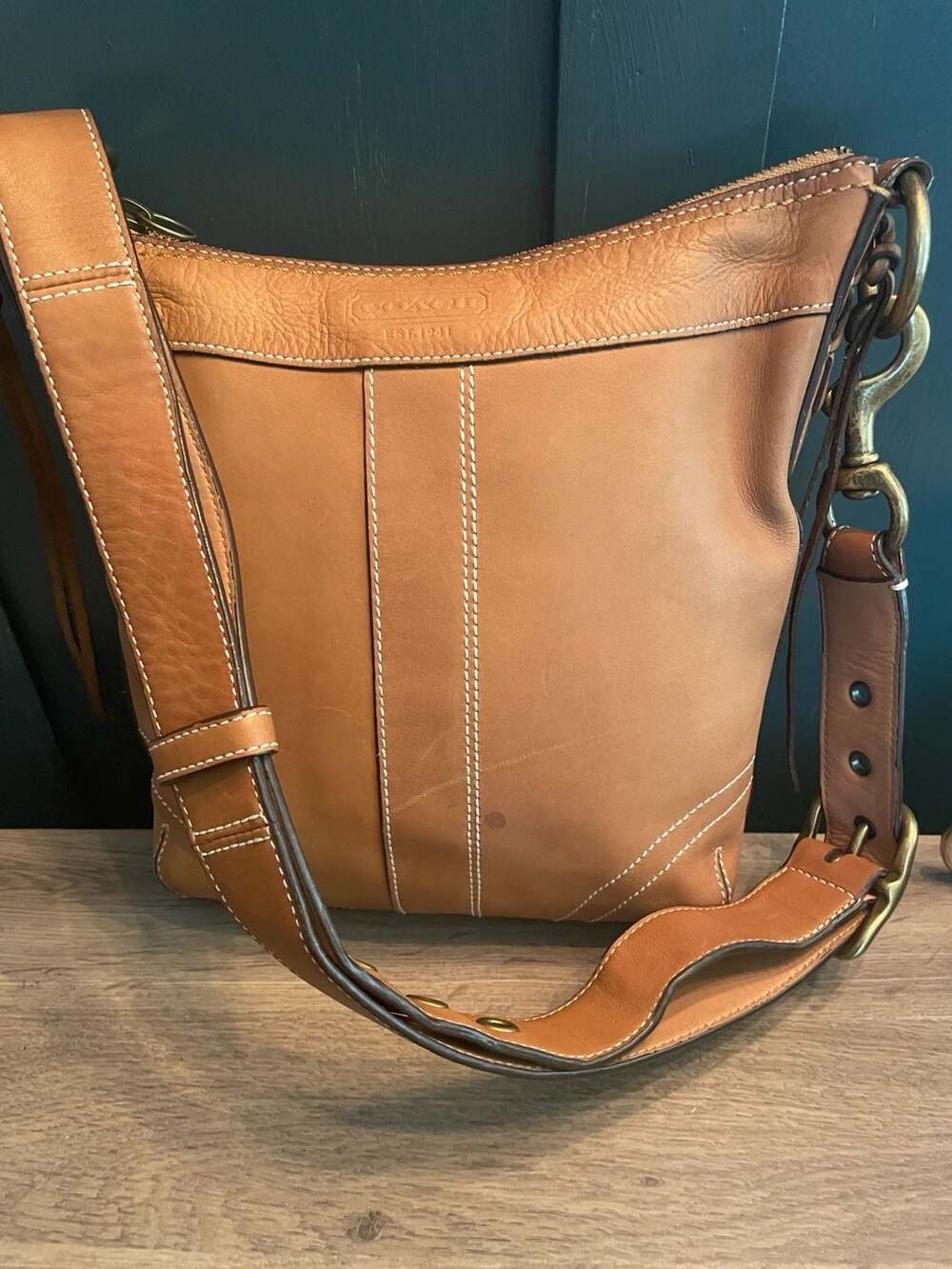 Y2K Vintage Coach Bleecker Slim Duffle Crossbody Bag in Camel Tan Leather.